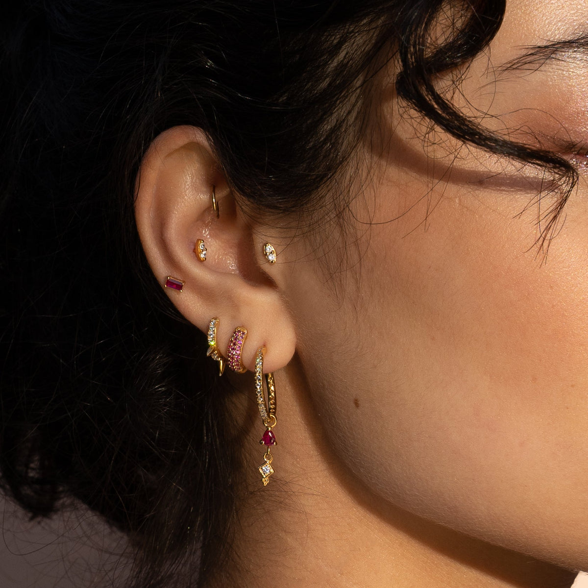 The advantages of stud earrings