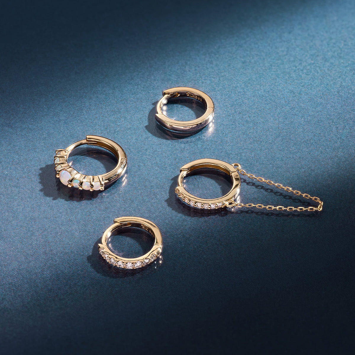 Diamond Chain Huggie (10mm)